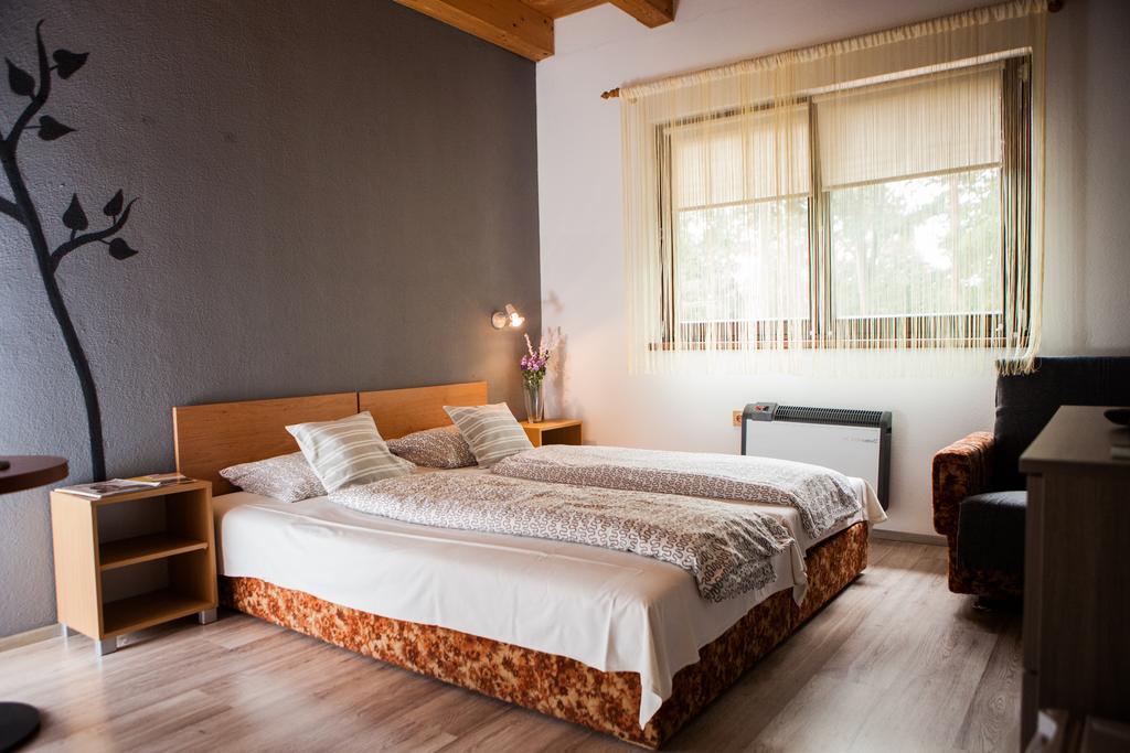 Lesní Penzion Vranov Vranov nad Dyjí Exterior foto